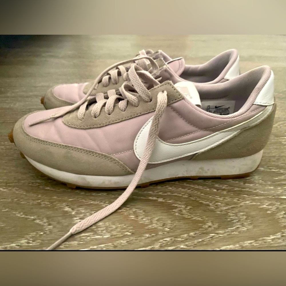 Nike Women Daybreak Sneakers